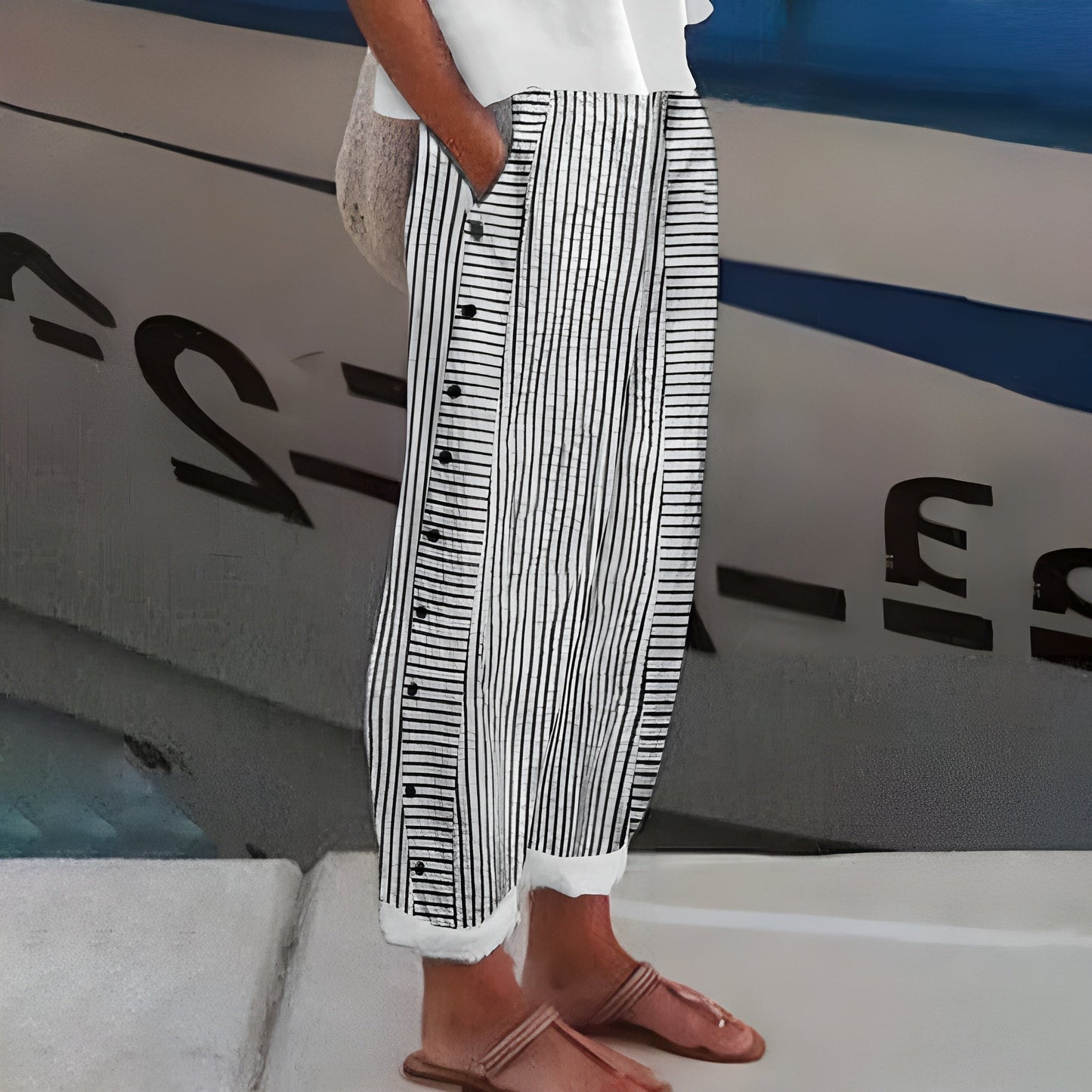 Prio Moda | Light linen trousers with pockets