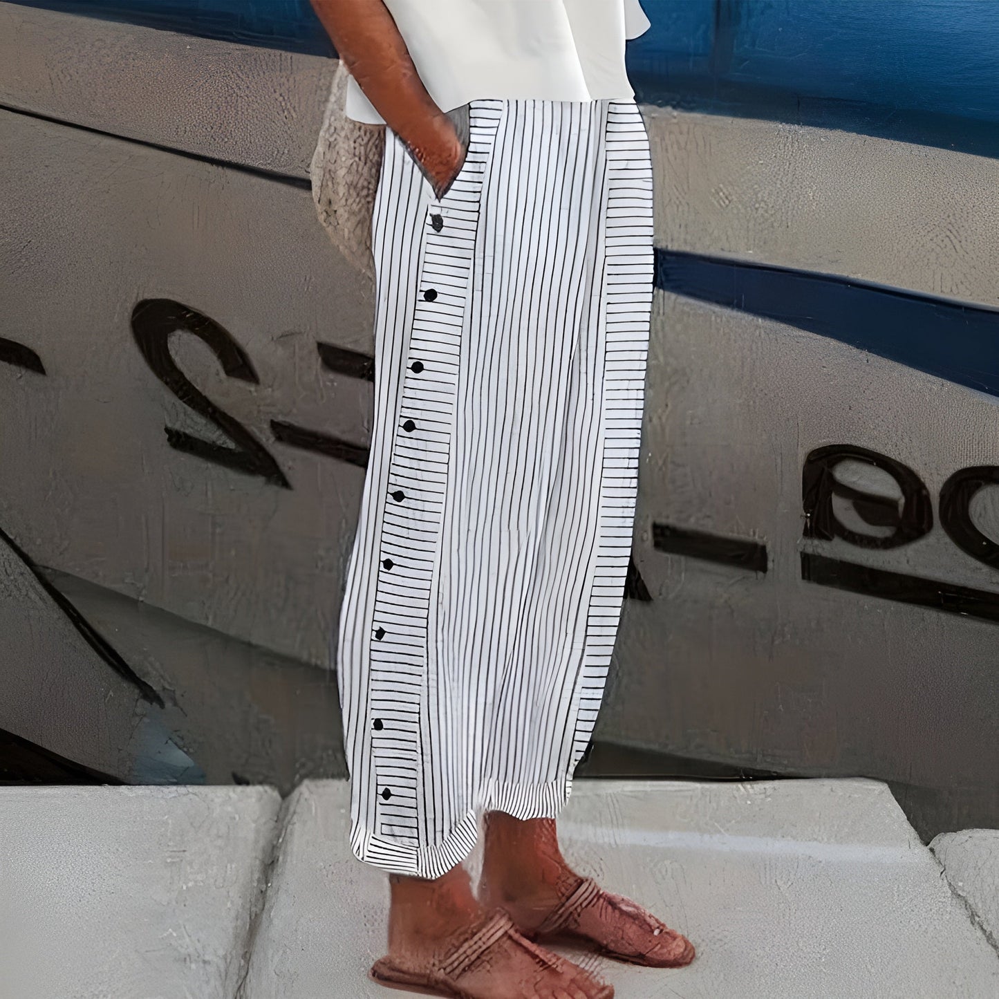 Prio Moda | Light linen trousers with pockets